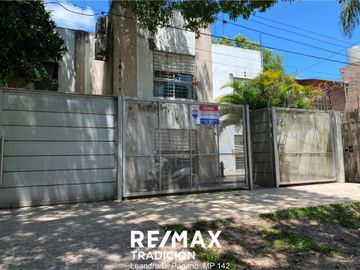 Casa en Venta  Ubicación Residencial 7 ambientes.-