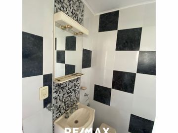 Casa en Venta  Ubicación Residencial 7 ambientes.-