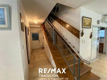 Casa en Venta  Ubicación Residencial 7 ambientes.-
