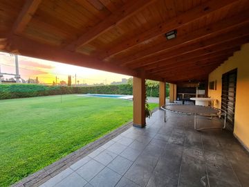 Casa quinta en venta en La Hermosura