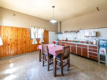 VENTA CASA 4 AMBIENTES CON PATIO DON TORCUATO