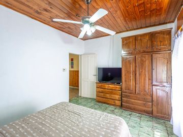 VENTA CASA 4 AMBIENTES CON PATIO DON TORCUATO