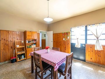 VENTA CASA 4 AMBIENTES CON PATIO DON TORCUATO