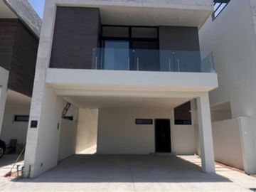 Venta de casas en dominio cumbres, arriba de avenida leones
