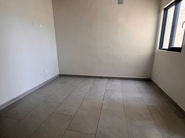 Venta de casas en dominio cumbres, arriba de avenida leones