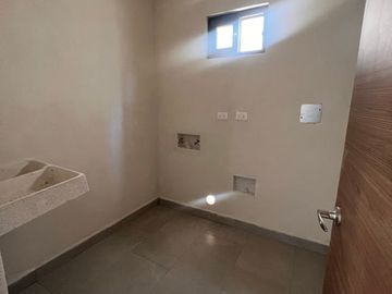 Venta de casas en dominio cumbres, arriba de avenida leones