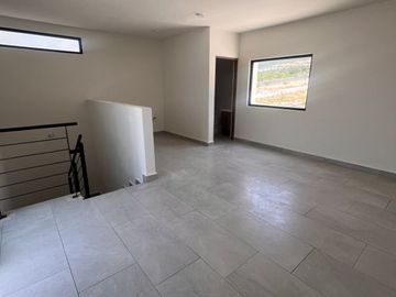 Venta de casas en dominio cumbres, arriba de avenida leones