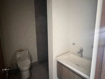 Venta de casas en dominio cumbres, arriba de avenida leones
