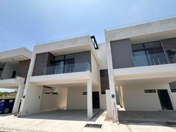Venta de casas en dominio cumbres, arriba de avenida leones
