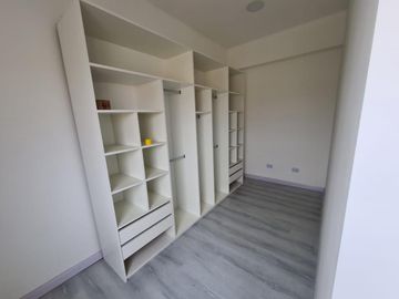 Hermoso vivienda con pileta en Barrio Santa Ana