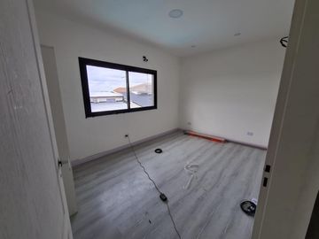 Hermoso vivienda con pileta en Barrio Santa Ana