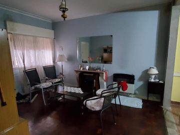 Hermoso Chalet sobre Payro, Barrio Los Alamos, Glew