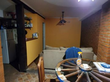 Hermosa casa sobre Industria 315, ciudad de Glew