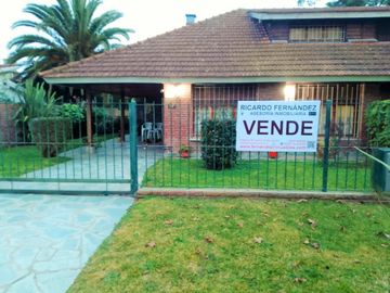 GRAN CASA FAMILIAR SOBRE PASEO 132