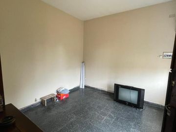 Excelente Casa a una cuadra de la estación de Glew.