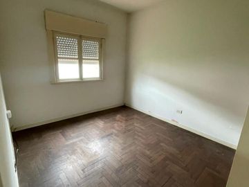 Excelente Casa a una cuadra de la estación de Glew.