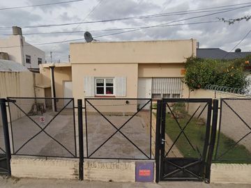 Excelente Casa a una cuadra de la estación de Glew.