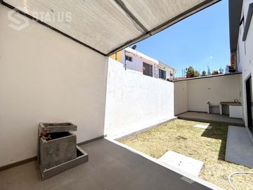 Venta de casa Sector Fajardo, dentro de Urbanización en las Haciendas