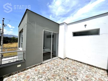 ¡Aplica a crédito VIP! Se vende casa esquinera 120 m², 3 dorm., 2 garajes, sector Fajardo - $89.900