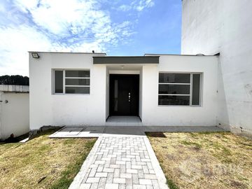 ¡Aplica a crédito VIP! Se vende casa esquinera 120 m², 3 dorm., 2 garajes, sector Fajardo - $89.900