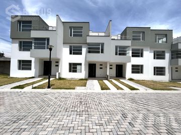 ¡Aplica a crédito VIP! Se vende casa esquinera 120 m², 3 dorm., 2 garajes, sector Fajardo - $89.900
