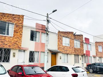 Vendo casa dentro de conjunto, 83m2, 3 Dorm. 1 garaje, Calderón - $49.000