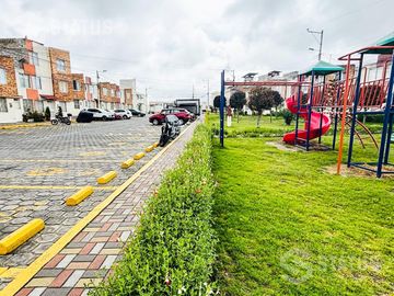 Vendo casa dentro de conjunto, 83m2, 3 Dorm. 1 garaje, Calderón - $49.000