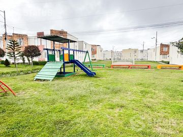 Vendo casa dentro de conjunto, 83m2, 3 Dorm. 1 garaje, Calderón - $49.000