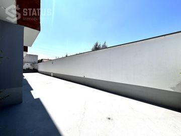 Se vende departamento con ubicación estratégica, 91 m², 3 dorm., 2 garajes, sector Capelo - $80.000