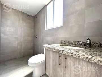 Se vende departamento con ubicación estratégica, 91 m², 3 dorm., 2 garajes, sector Capelo - $80.000