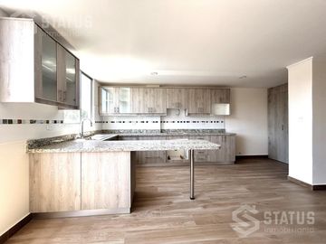 Se vende departamento con ubicación estratégica, 91 m², 3 dorm., 2 garajes, sector Capelo - $80.000