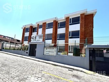 Se vende departamento con ubicación estratégica, 91 m², 3 dorm., 2 garajes, sector Capelo - $80.000