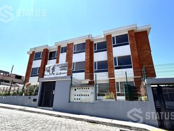 Se vende departamento con ubicación estratégica, 91 m², 3 dorm., 2 garajes, sector Capelo - $80.000