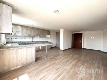 Se vende departamento con ubicación estratégica, 91 m², 3 dorm., 2 garajes, sector Capelo - $80.000