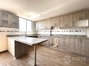 Se vende departamento con ubicación estratégica, 91 m², 3 dorm., 2 garajes, sector Capelo - $80.000