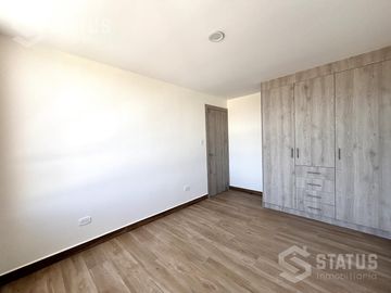 Se vende departamento con ubicación estratégica, 91 m², 3 dorm., 2 garajes, sector Capelo - $80.000