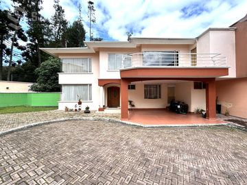 Venta de casa Sector Conocoto, cerca Santa María - Av. Ilaló