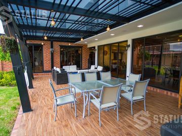 Vendo casa de lujo en urbanización, 750m², Capelo - $790.000