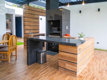 Vendo casa de lujo en urbanización, 750m², Capelo - $790.000