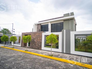 Vendo casa de lujo en urbanización, 750m², Capelo - $790.000