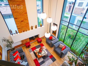 Vendo casa de lujo en urbanización, 750m², Capelo - $790.000