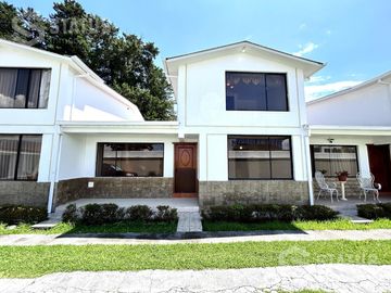 Renta de casa Sector Capelo, dentro de Urbanización.
