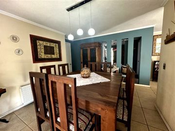 Casa en Venta en Quilin / Matías Cousiño