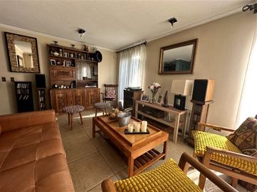 Casa en Venta en Quilin / Matías Cousiño