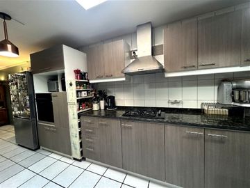 Casa en Venta en Quilin / Matías Cousiño