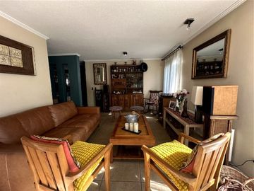 Casa en Venta en Quilin / Matías Cousiño
