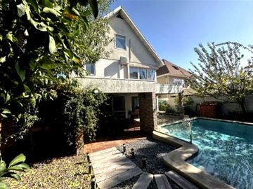 Casa en Venta en Quilin / Matías Cousiño