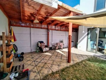 Casa en Condominio Los Castaños, Buin 3D 3B Terraza y Patio.