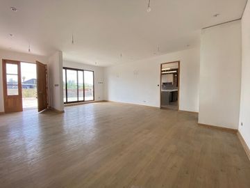 Venta de casa nueva en condominio Pirque sector Los Silos