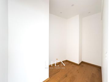Dúplex con Terraza, Ascensor Directo y Acabados Premium – San Isidro Límite con Miraflores